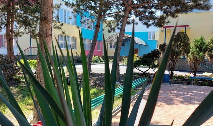 Детский оздоровительный лагерь "Зори Анапы"